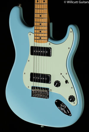 Fender Noventa Stratocaster Maple Fingerboard Daphne Blue