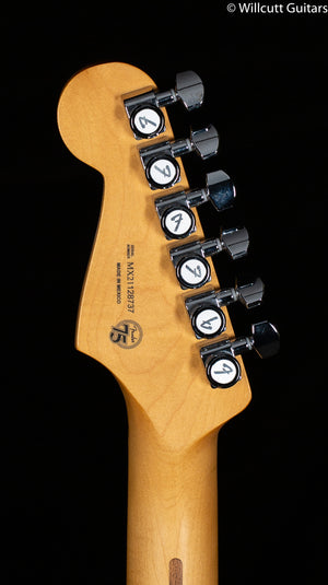 Fender Player Plus Stratocaster HSS Maple Fingerboard 3-Color Sunburst