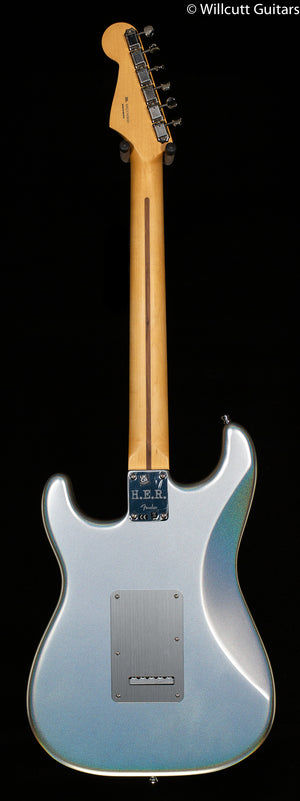 Fender H.E.R. Stratocaster Chrome Glow Maple Fingerboard (643)