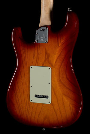 fender-american-elite-stratocaster-tobacco-sunburst-ebony-524