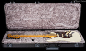Fender American Professional II Stratocaster® HSS, Maple Fingerboard, Olympic White