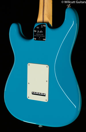 Fender American Professional II Stratocaster Miami Blue Maple Fingerboard (140)