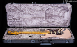 Fender Limited Edition American Professional II Stratocaster HSS Shell Pink (450)