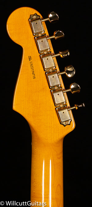 Fender Stevie Ray Vaughan Stratocaster, Pau Ferro Fingerboard, 3-Color Sunburst (715)