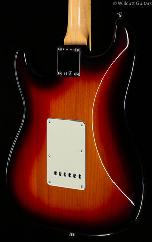 DEMO Fender American Original '60s Stratocaster 3-Color Sunburst