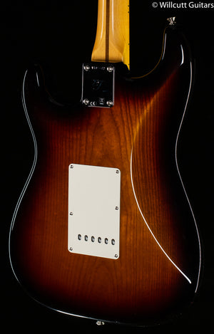Fender Eric Johnson Virginia Stratocaster 2-Tone Sunburst
