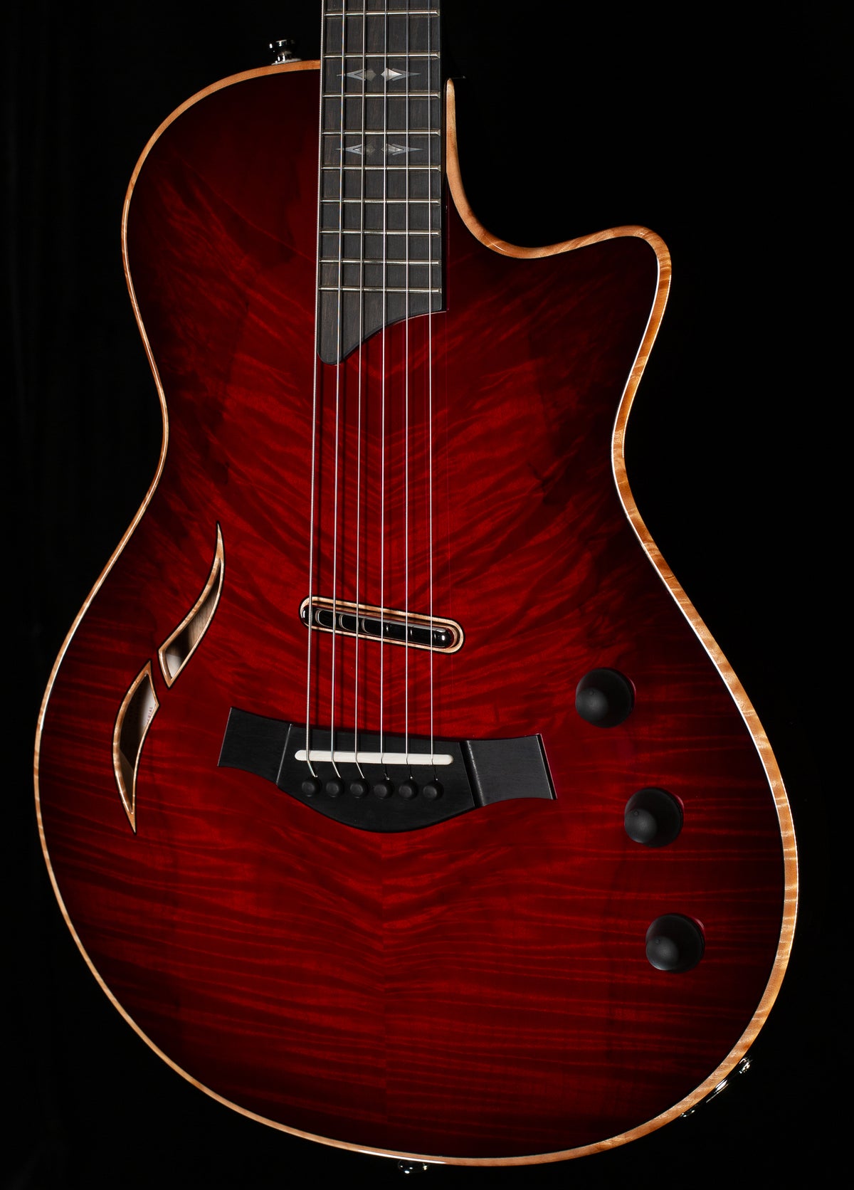 Taylor T5z ProCayenne Red Armrest (100)