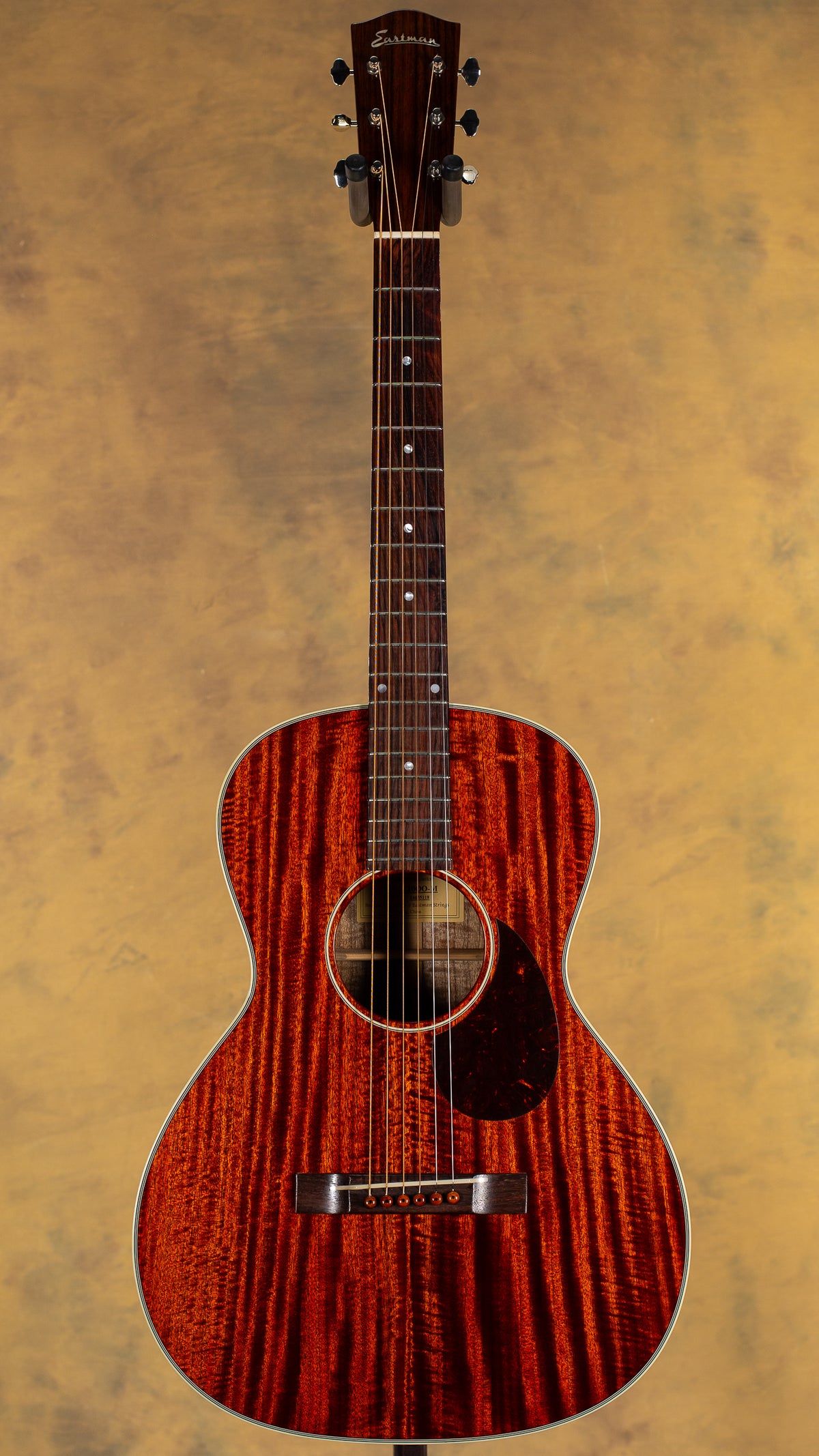 2014 Eastman E10 OO-M Acoustic Guitar