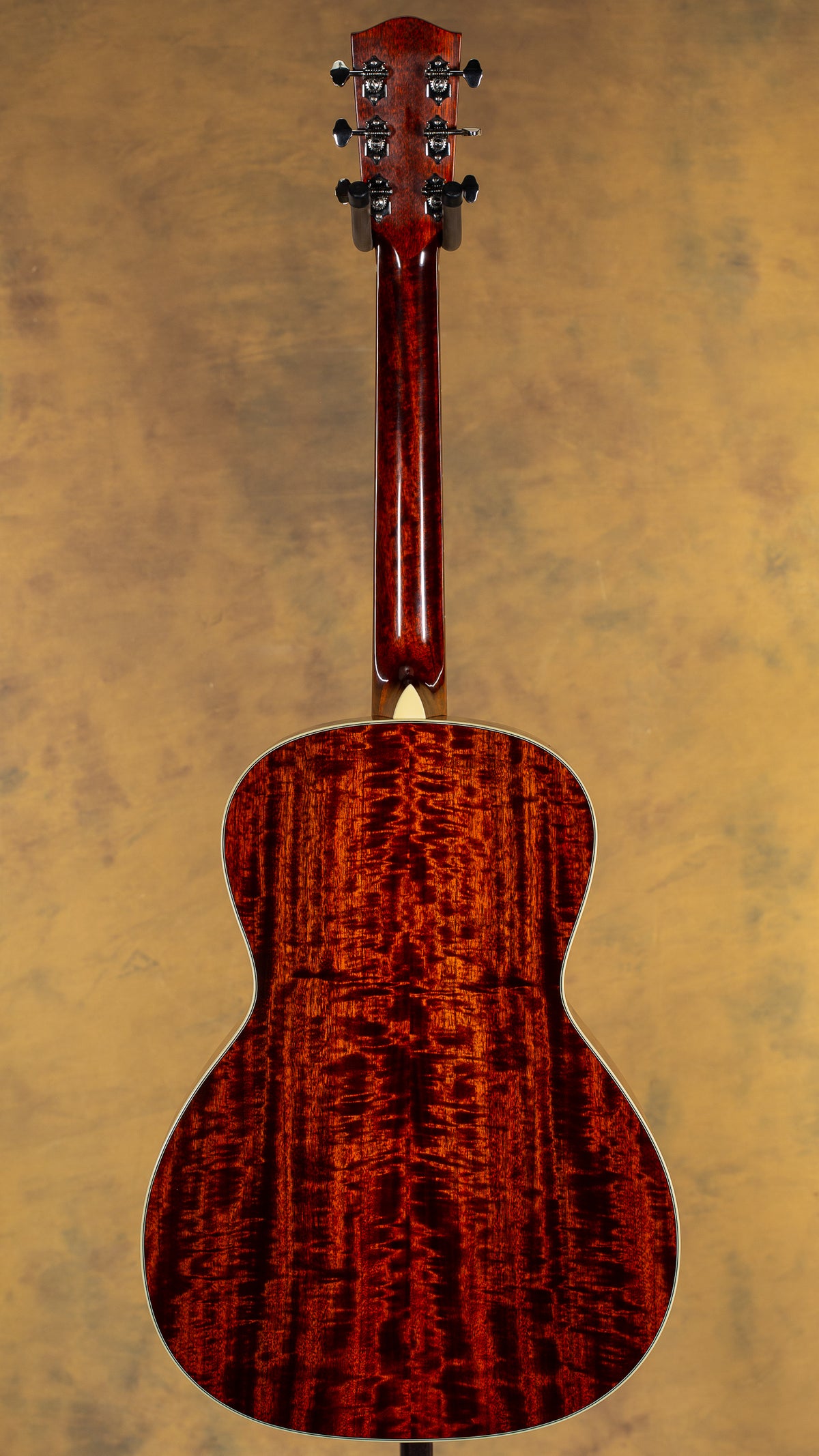 2014 Eastman E10 OO-M Acoustic Guitar