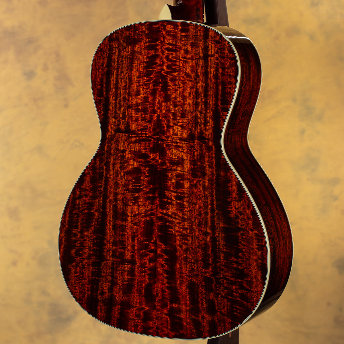 2014 Eastman E10 OO-M Acoustic Guitar