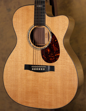 Martin USED OMCPA1 Plus w/ case