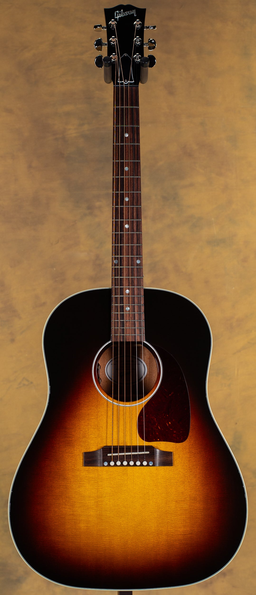 2024 Gibson J-45 Standard Vintage Sunburst - Willcutt Guitars