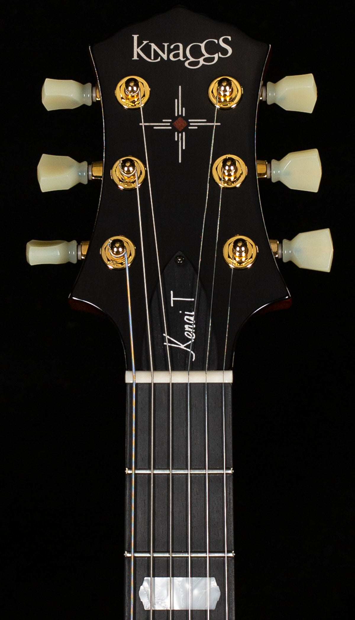 Knaggs Influence Kenai T Coral Burst Quilt Top (008)