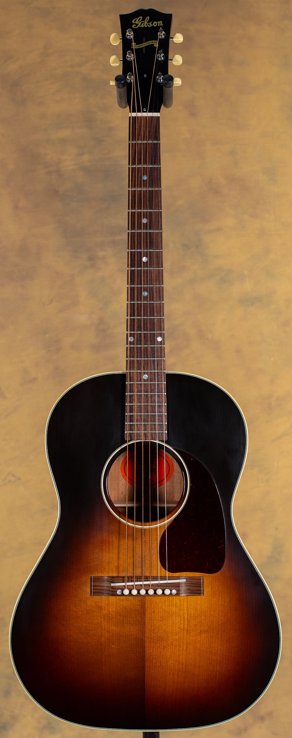 2022 Gibson Custom Shop 1942 Banner LG-2 Vintage Sunburst