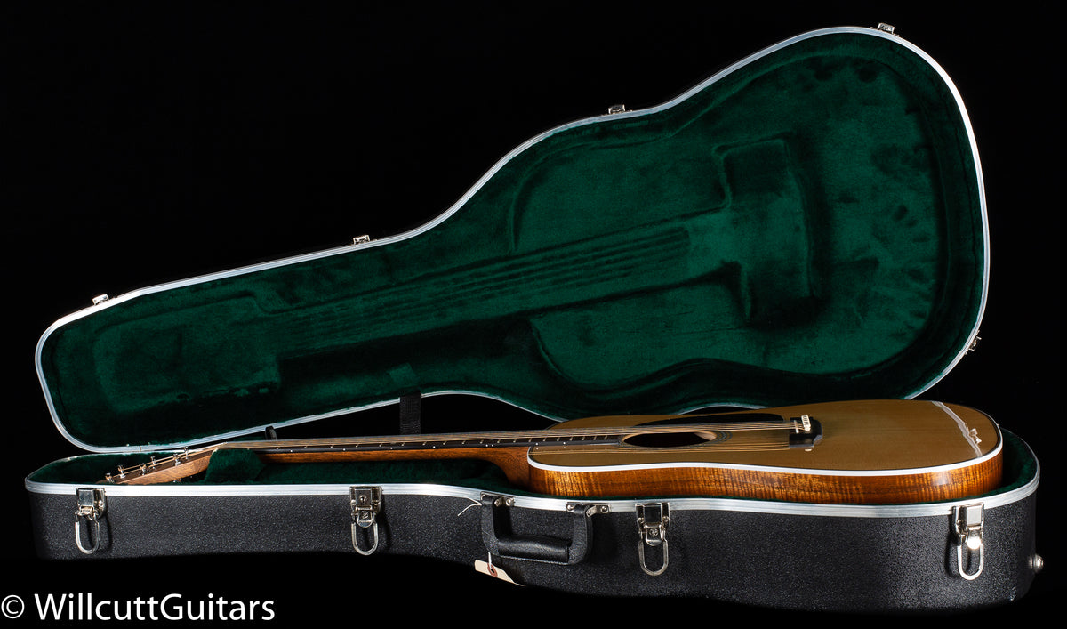 Martin Custom Shop Style 28 Dreadnaught Herringbone Koa