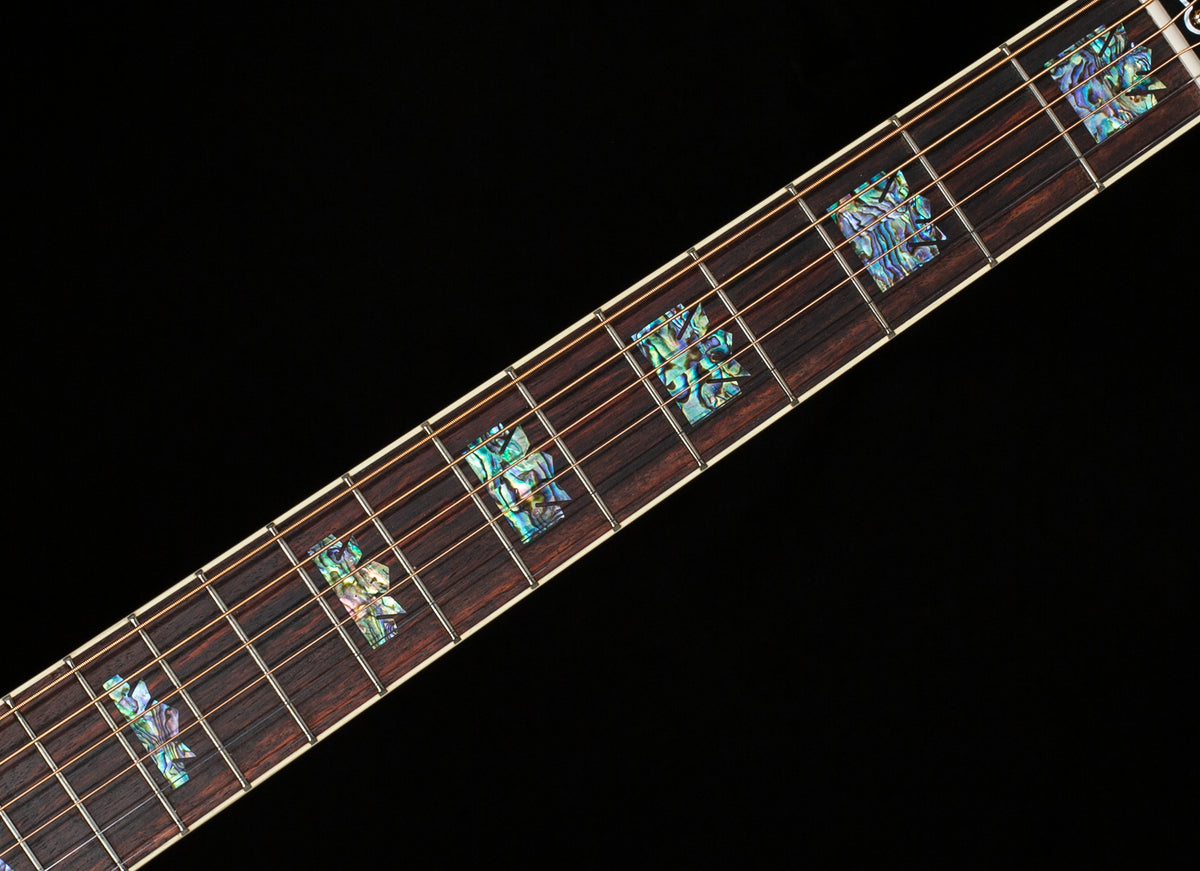 Gibson SJ-200 Elegant Koa Honey Burst (033)
