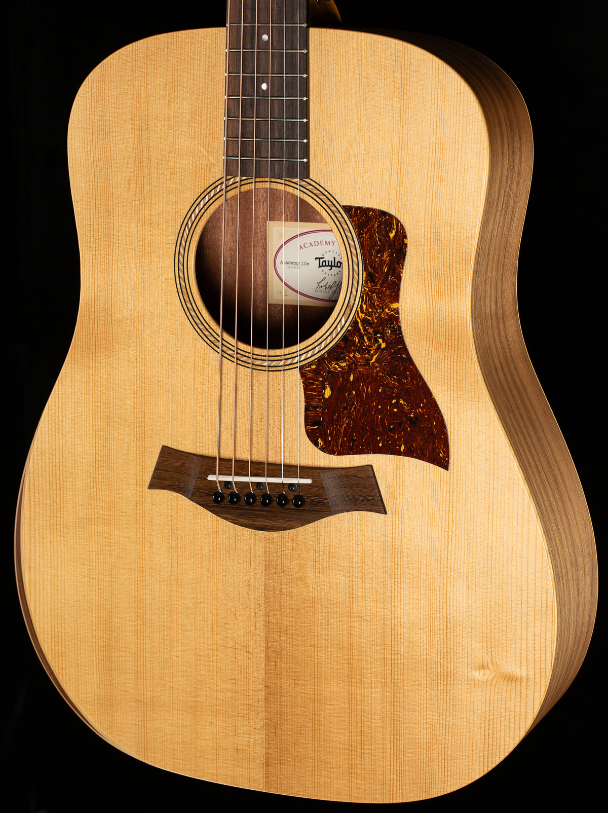 Taylor Academy 10e Walnut/Spruce (092)