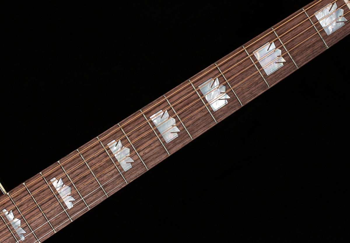 Gibson SJ-200 Studio Walnut Satin Walnut Burst (038)