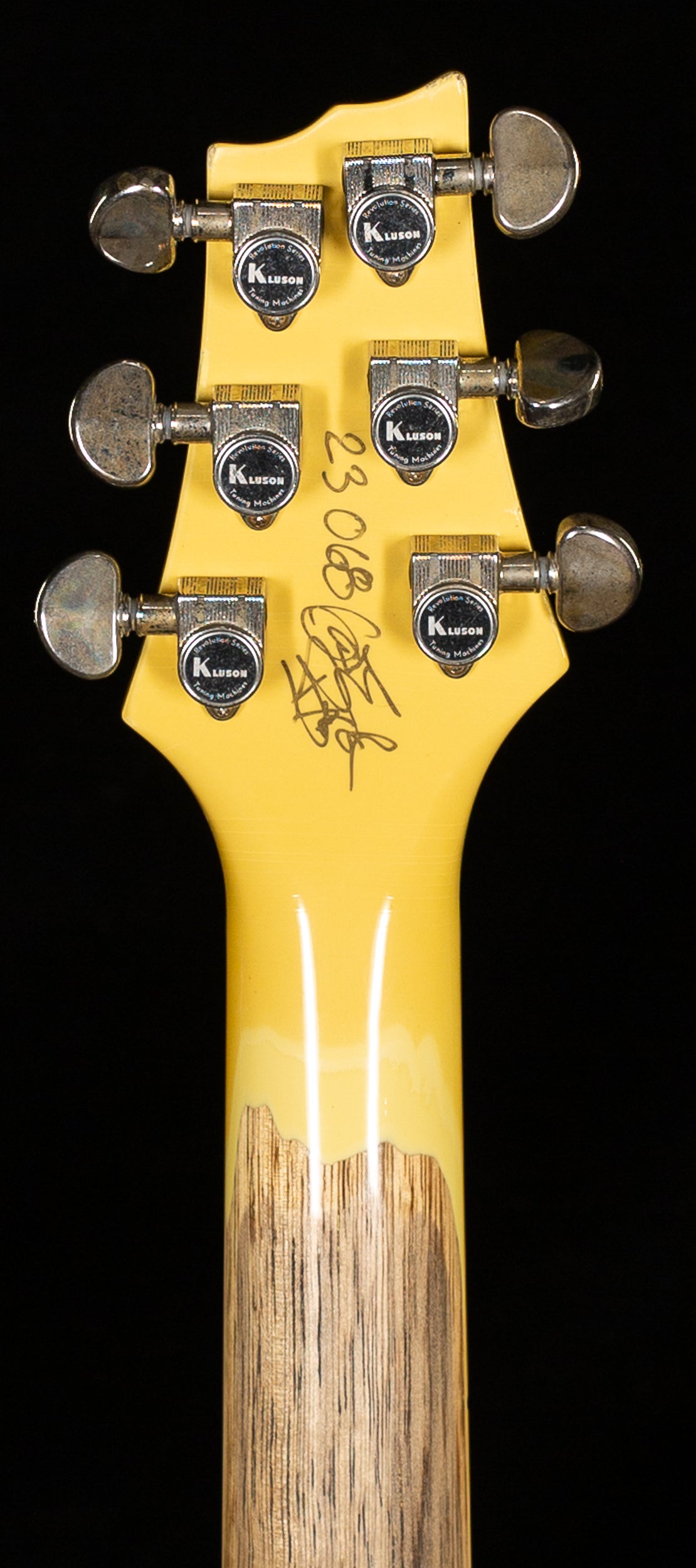 B3 Gene Baker Phoenix V Distressed Korina  (068)