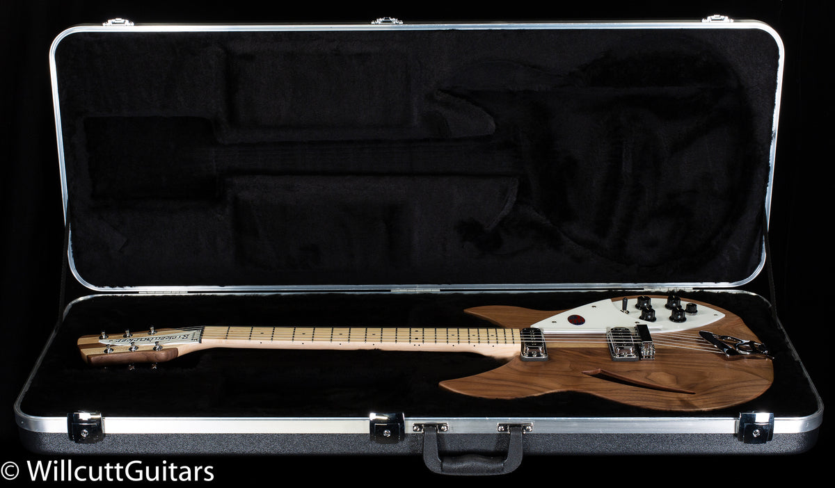 Rickenbacker 330W Walnut (001)