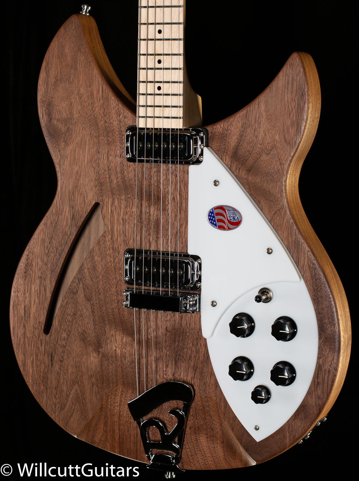 Rickenbacker 330W Walnut (790)