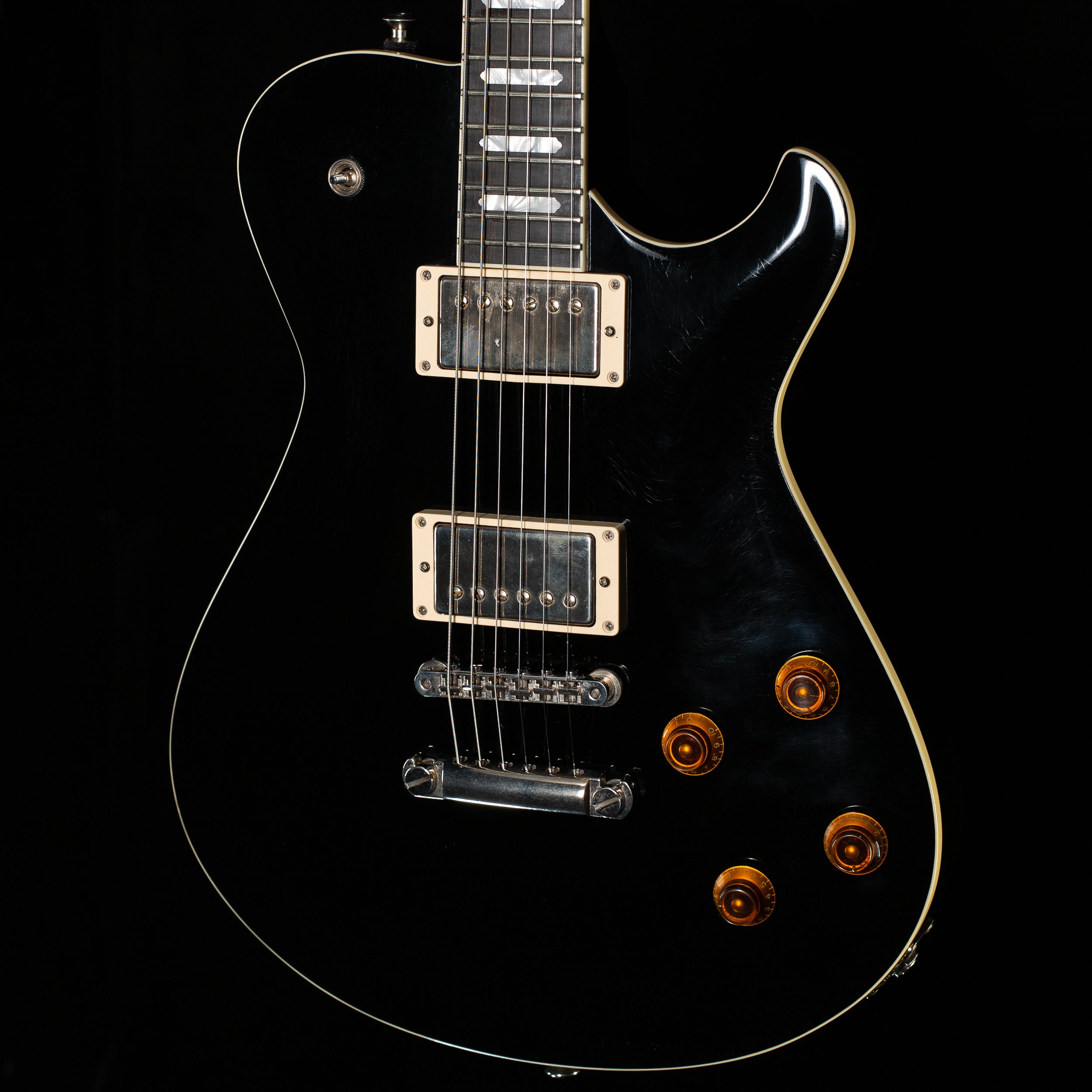 Knaggs Eric Steckel Kenai T/S Black Creme binding (324)