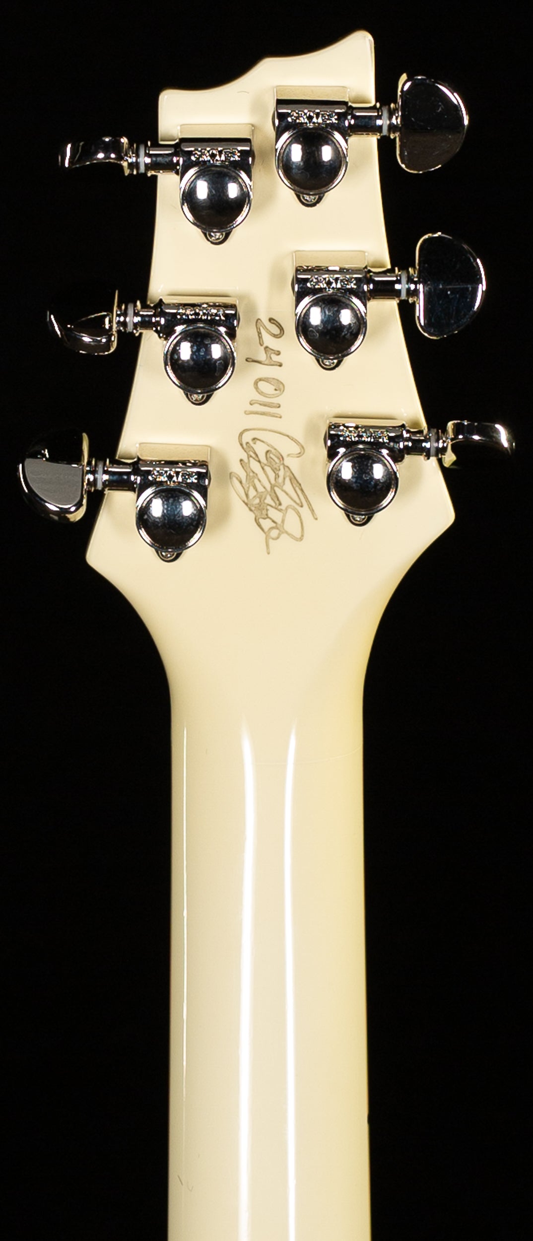 B3 Gene Baker Phoenix V Olympic White (011)