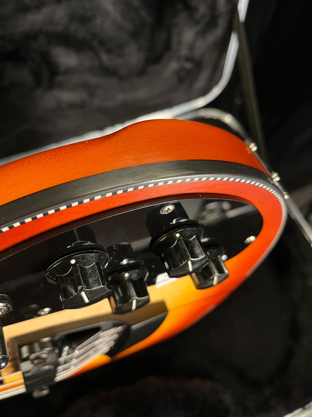 Rickenbacker 4030 BT Short Scale Bass Autumn Glo Demo (002)