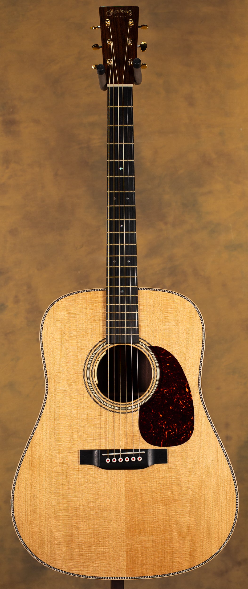 Martin D-28 Modern Deluxe w/ LR Baggs Anthem