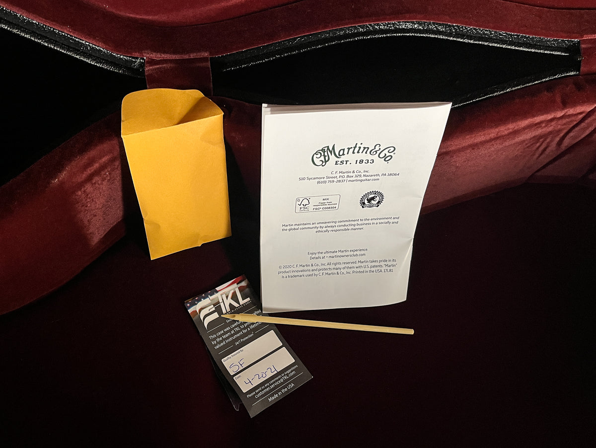 Martin D-28 Modern Deluxe w/ LR Baggs Anthem