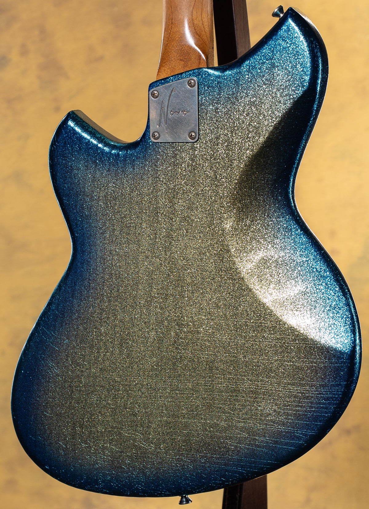 2025 Novo Serus J Custom Surfburst