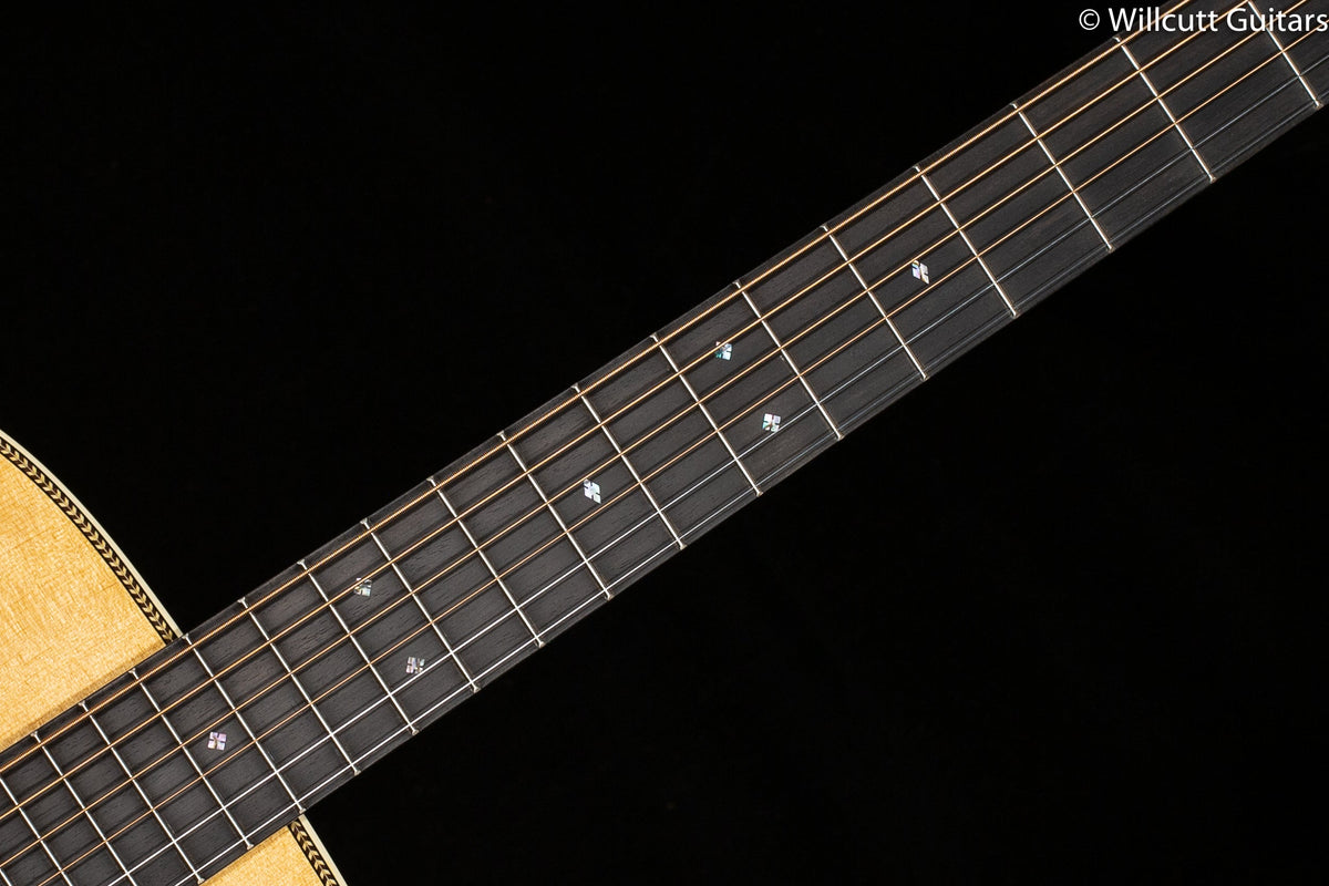 Martin HD-28 2024 Spec (643)