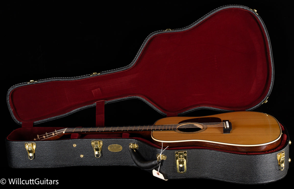 Martin D-28 Modern Deluxe