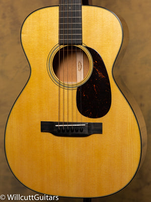 Martin 0-18 Standard Acoustic Guitar