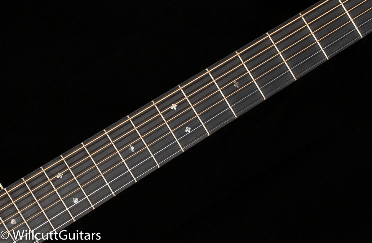 Martin OM-28 Sunburst (206)