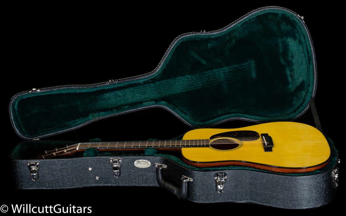 Martin D-18 (974)