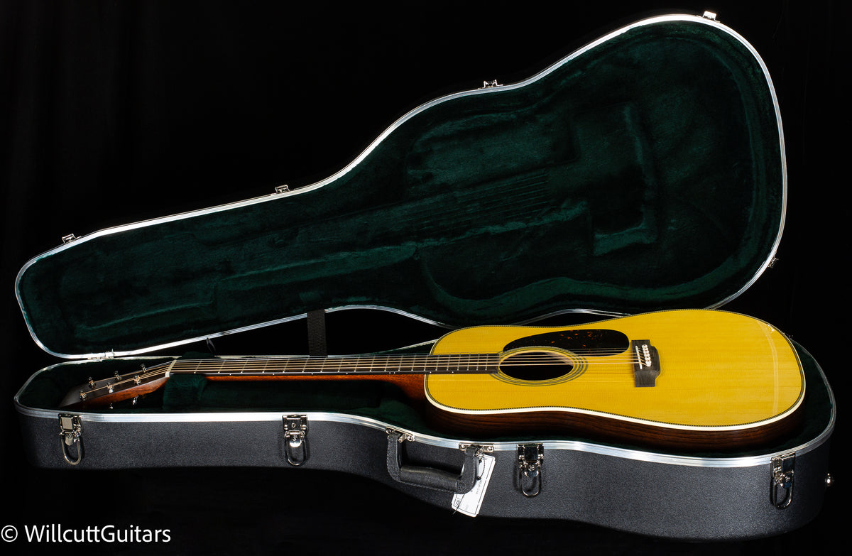 Martin HD-28 (550) STORE DEMO
