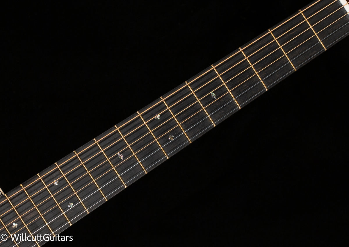 Martin OM-28 Modern Deluxe (492)