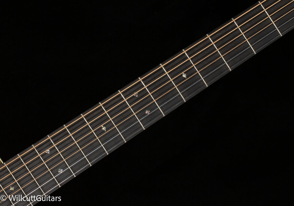 Martin HD-28 2024 Spec (584)