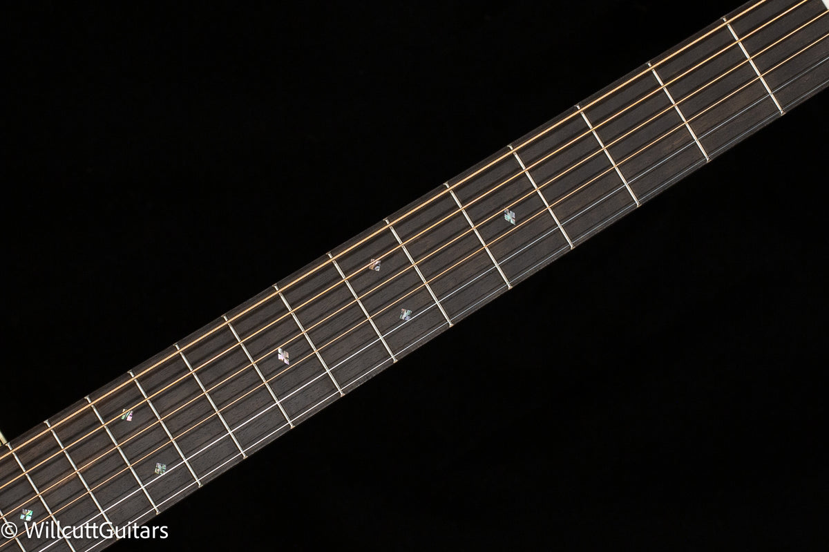 Martin OM-28 2024 Spec (512)