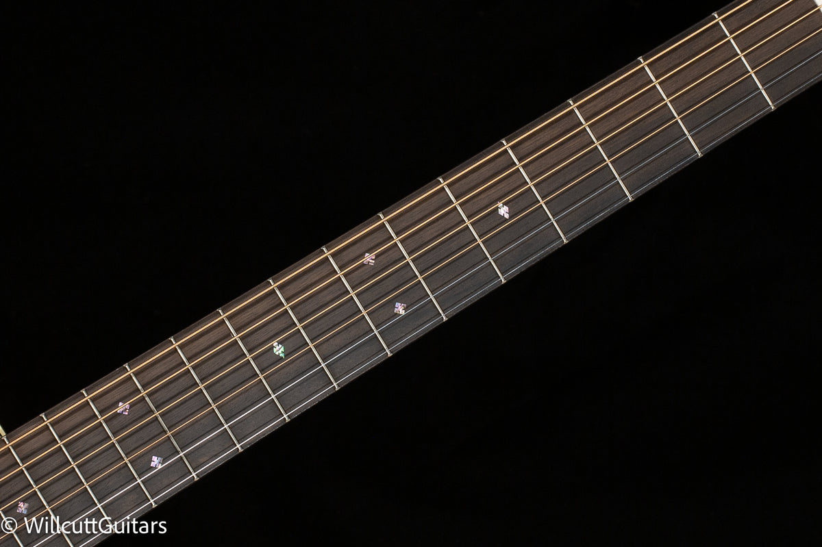 Martin HD-28 2024 Spec (929)