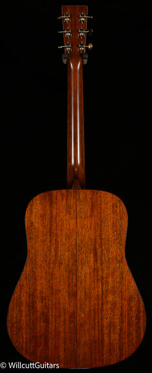 Martin D-18 Modern Deluxe (980)