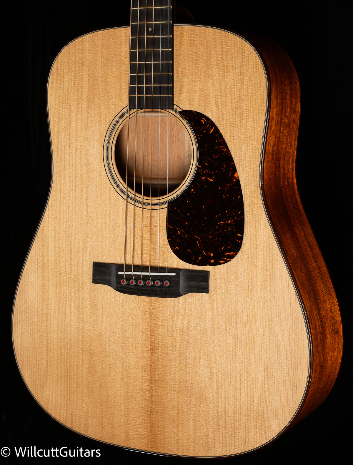 Martin D-18 Modern Deluxe (980)