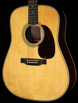 Martin D-28 (587)