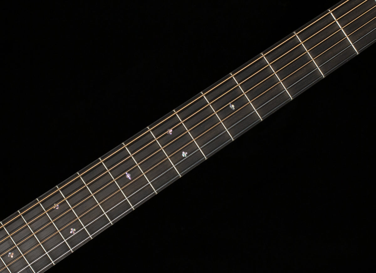 Martin HD-28 Ambertone (092)