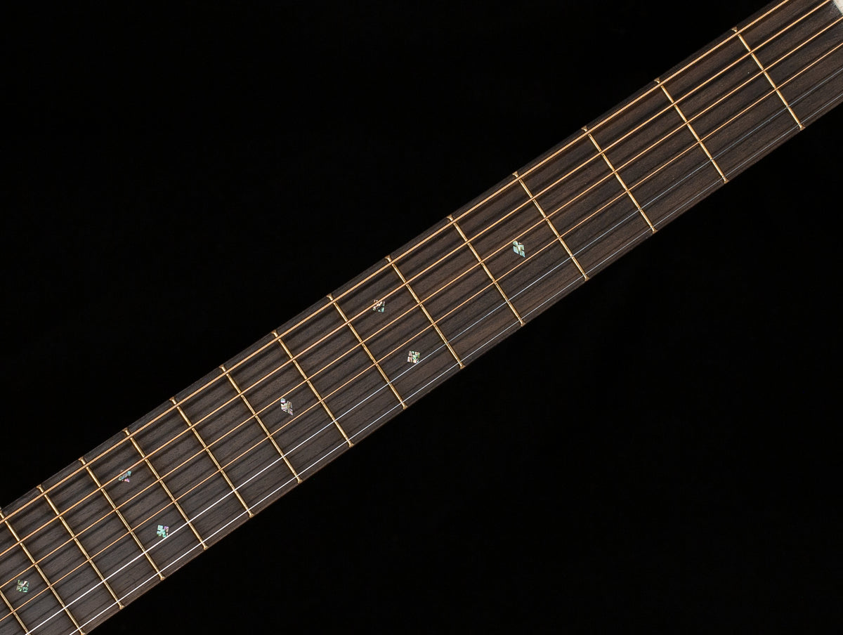Martin D-28E Modern Deluxe (200)