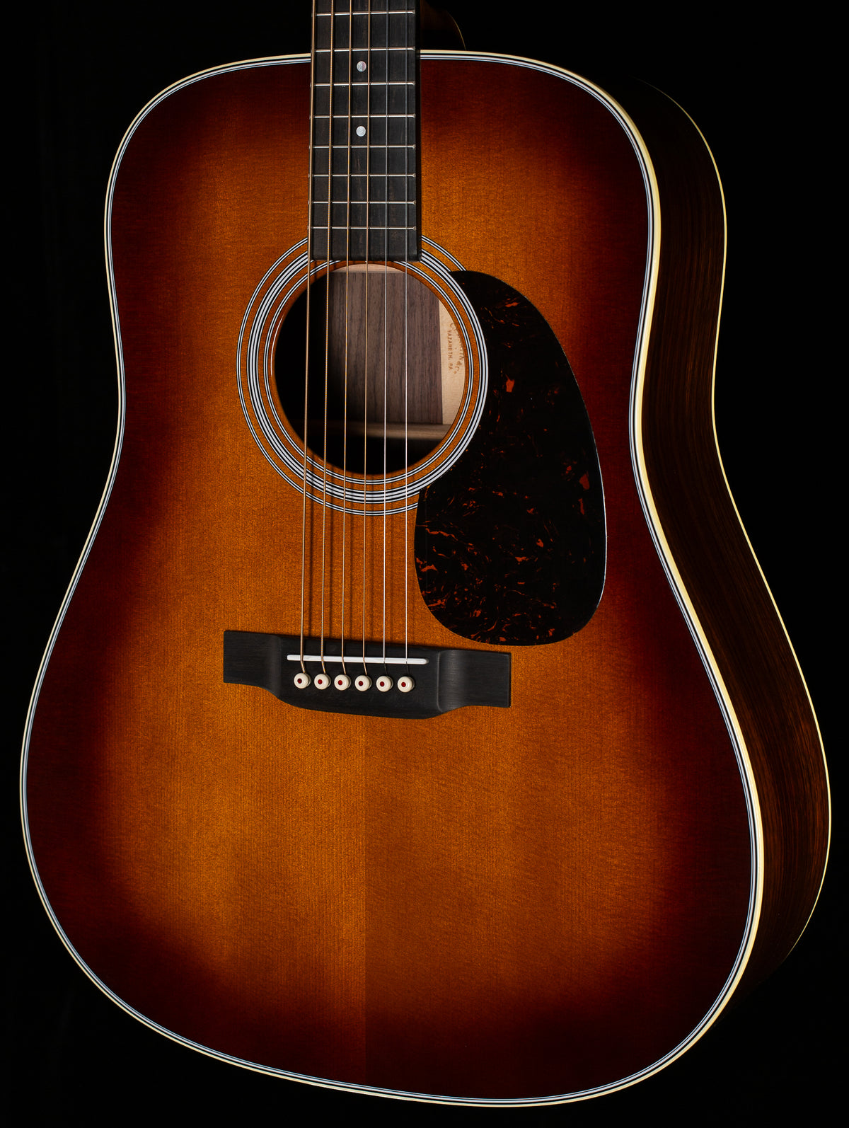 Martin D-28 Ambertone 2024 Spec (539)