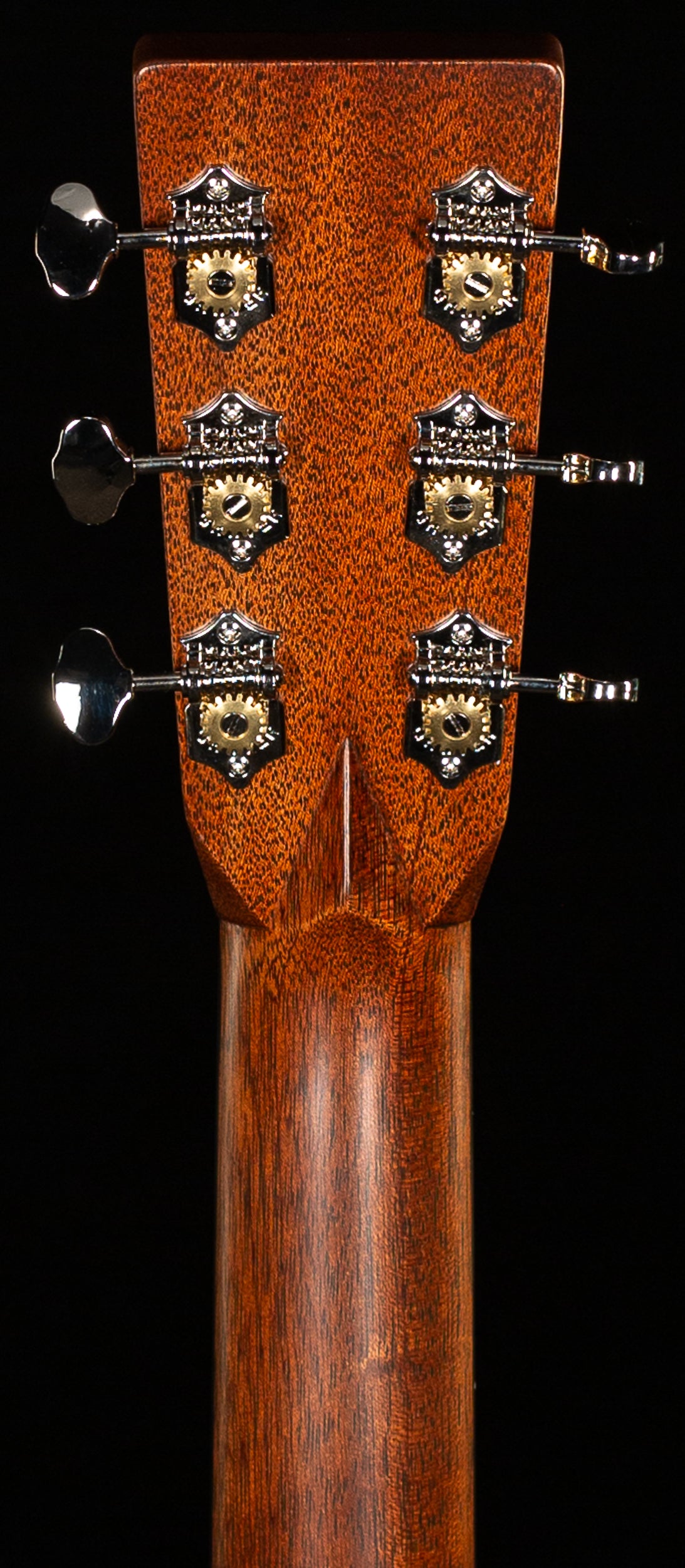 Martin D-28 Ambertone 2024 Spec (539)