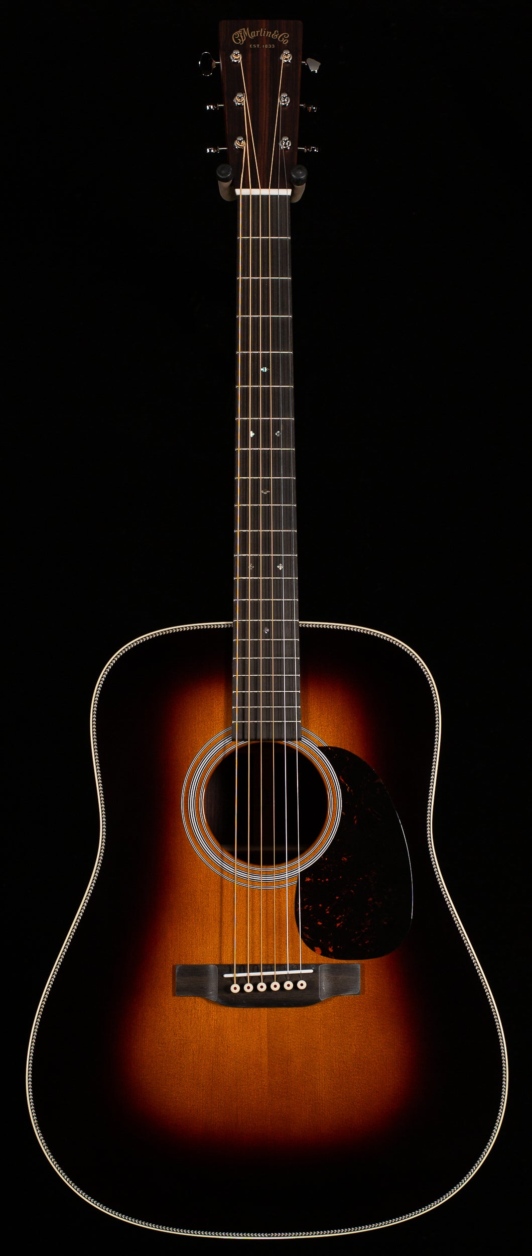 Martin HD-28 Sunburst 2024 Spec (310)