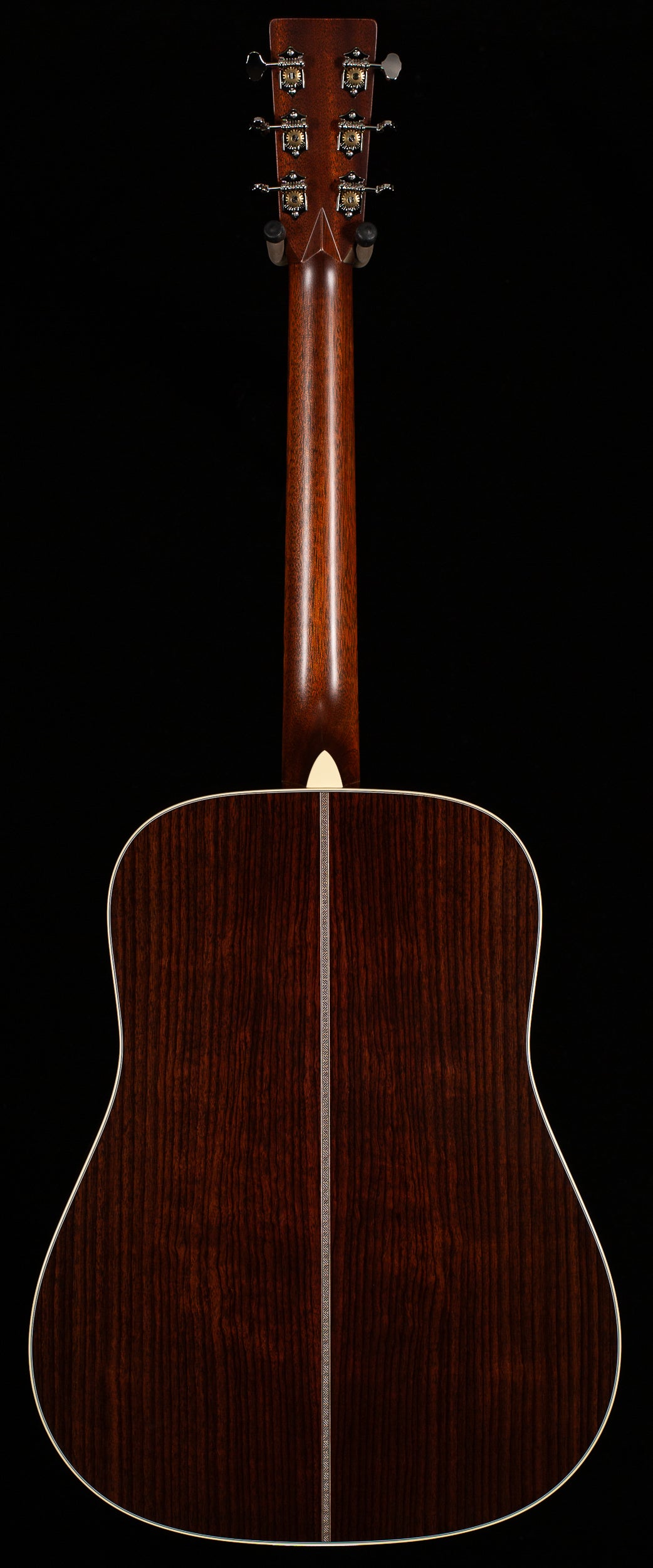 Martin HD-28 Sunburst 2024 Spec (310)